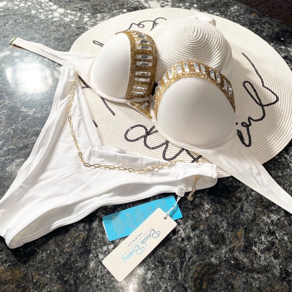 Like new Embellished bikini bombshell top 36C and beach bunny L bottoms - Picture 8 of 14